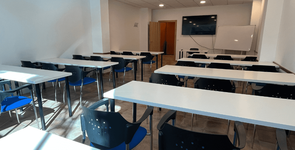 ¿Por qué alquilar un aula de formación para preparar oposiciones?